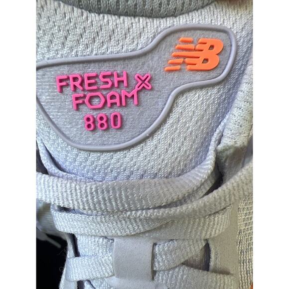 New Balance Fresh Foam X 880v12
Vibrant Pink Orange (Women's)
Size 10 - Picture 9 of 11